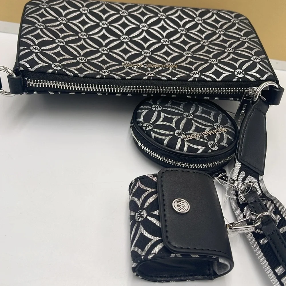 MICHAEL KORS Jet Set Travel Small Logo Jacquard Crossbody With Tech Attach - BLK - Picture 6 of 16